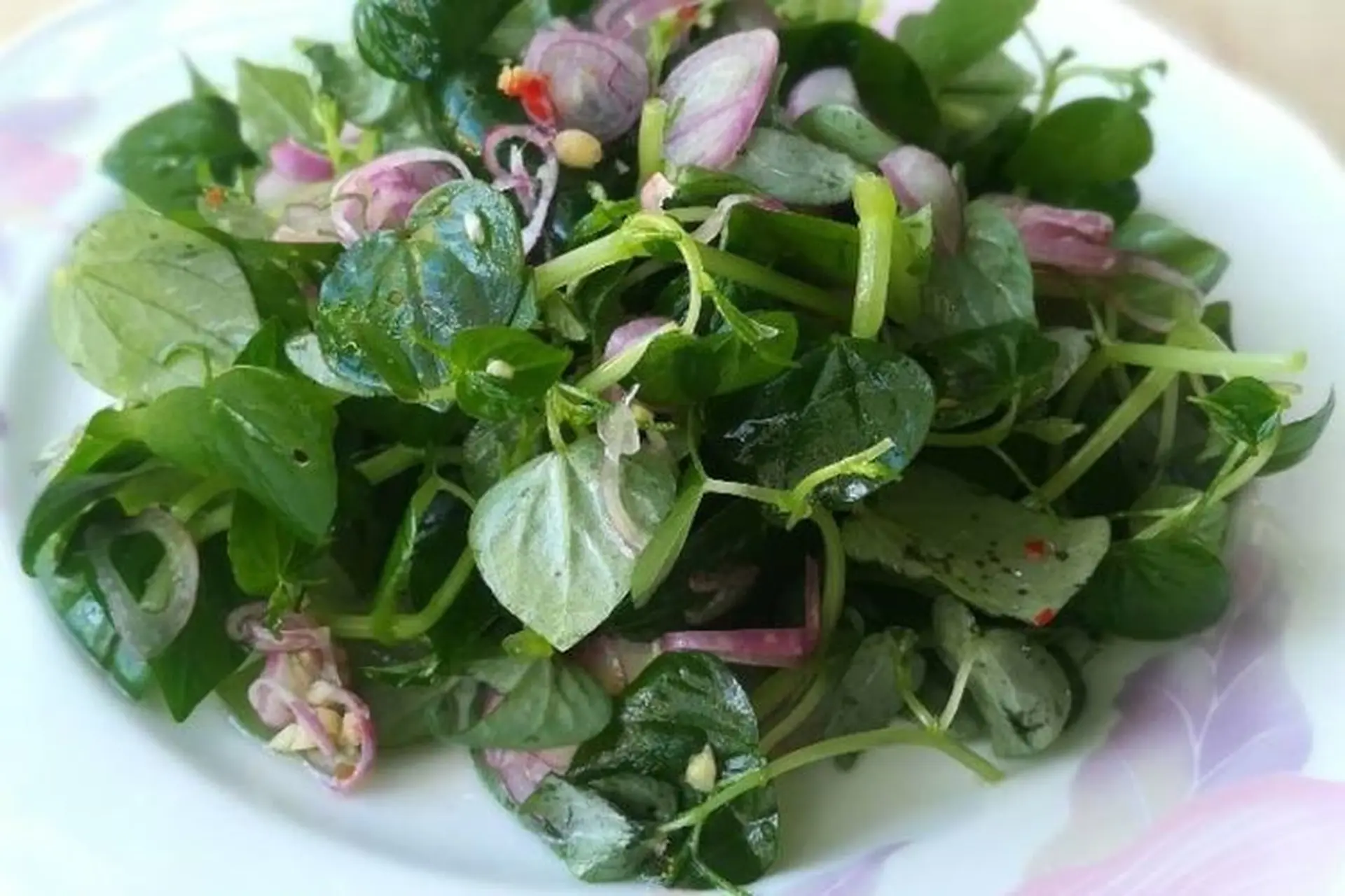 Rau dại Nhật coi là “rau trường thọ”, Việt Nam mọc khắp nơi, giá 150.000 đồng/kg nhưng trồng một lần ăn cả đời - 2