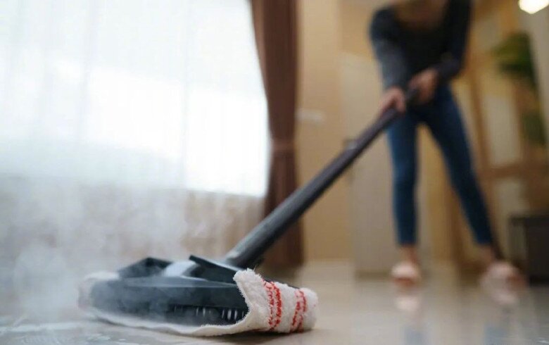 Tại sao lại ngửi thấy mùi tanh sau khi lau nhà? Đây là cách khắc phục - 3
