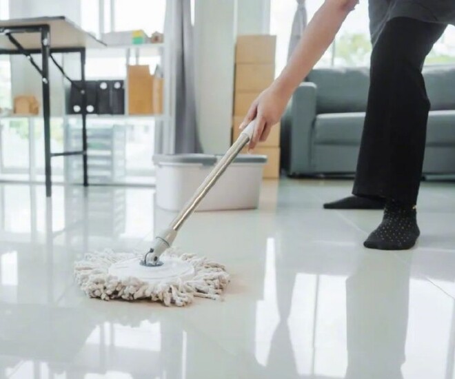 Tại sao lại ngửi thấy mùi tanh sau khi lau nhà? Đây là cách khắc phục - 1