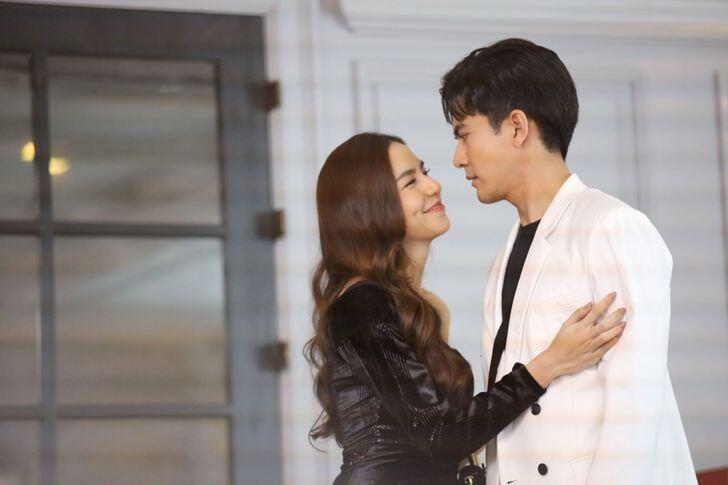 Tình cờ gặp chồng cũ khi đi mua sắm cùng chồng mới, nhìn bụng vợ anh ta, tôi biết một bí mật - 2