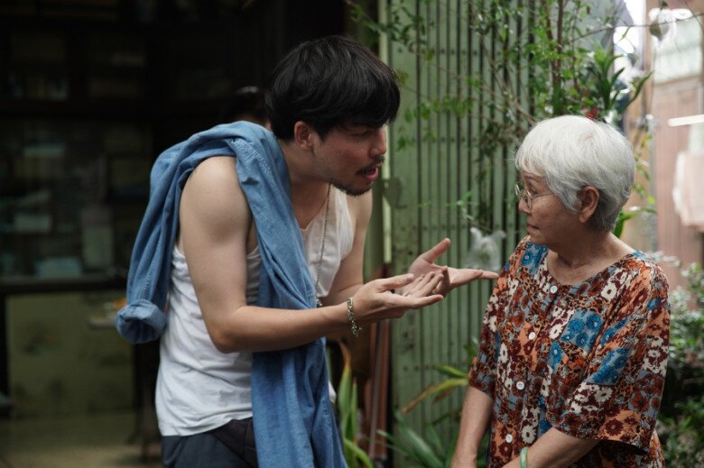 Xin mẹ kế tiền mua nhà cưới vợ nhưng bị từ chối, thấy thứ trong ngăn kéo bà, tôi hối hận tột cùng - 2