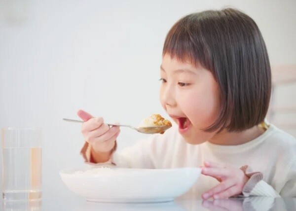 6 quan niệm về dinh dưỡng cho trẻ mà nhiều mẹ bỉm tưởng “không đội trời chung”, nhưng có thể dung hòa nếu hiểu đúng và chọn khéo - 5