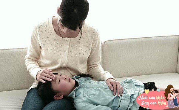 Trẻ sơ sinh không thể nói “bụng con khó chịu” nhưng mẹ có thể nhìn thấy qua 8 dấu hiệu trên cơ thể - 3