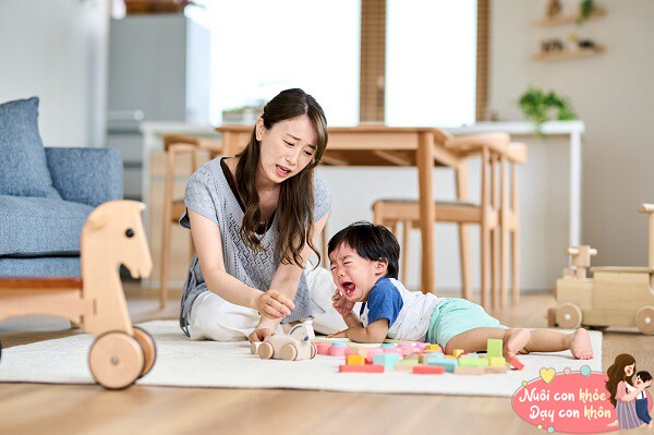 Trẻ sơ sinh không thể nói “bụng con khó chịu” nhưng mẹ có thể nhìn thấy qua 8 dấu hiệu trên cơ thể - 16