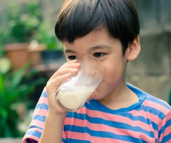 Mẹ chọn sữa bổ sung đề kháng cho trẻ, đừng bỏ qua 4 chi tiết này trong bảng thành phần: Lactoferrin – IgG – HMO – vitamin - 1