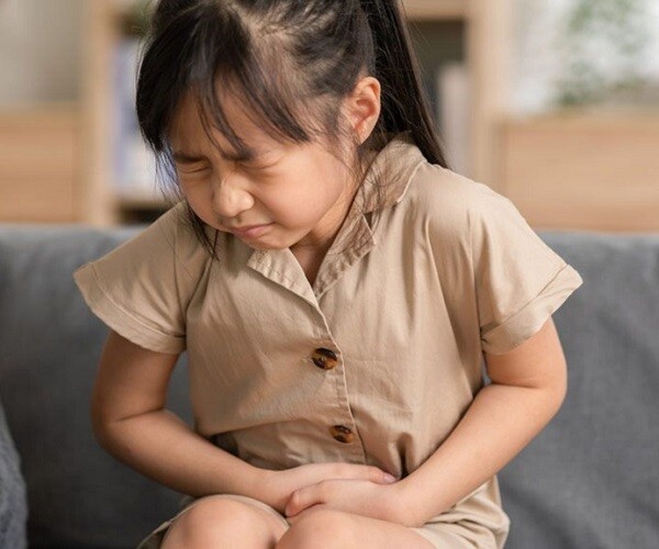Nếu thấy dấu hiệu này, mẹ phải đề phòng con tiêu hóa kém - 1