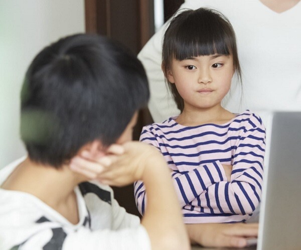 Người bạn xấu thích thao túng bạn bè sẽ thường xuyên nói 4 câu, bố mẹ nhắc con tránh xa - 1