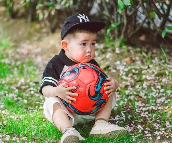 3 đặc điểm nhận biết em bé thông minh mà người lớn dễ nhầm lẫn - 1