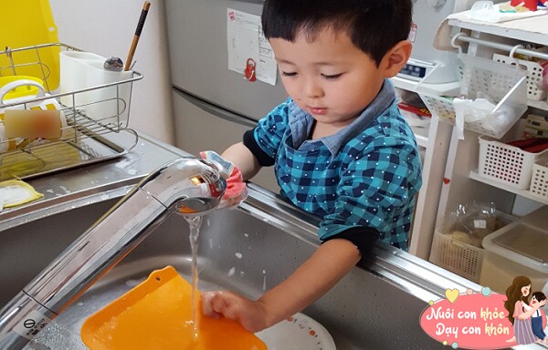 Trẻ em lớn lên giàu có thường sở hữu 3 đặc điểm trước 7 tuổi - 3