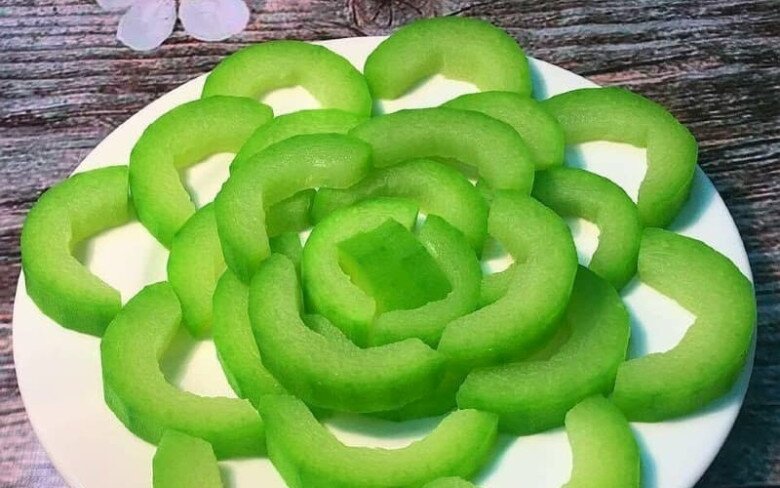 Loại quả leo bờ rào là &#34;kho dinh dưỡng thiên nhiên&#34;, đem xào hoặc nấu canh thành đặc sản thanh mát mùa hè, tốt cho bà bầu - 3
