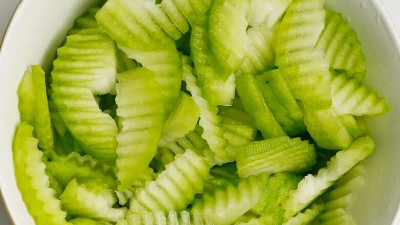 Loại quả leo bờ rào là &#34;kho dinh dưỡng thiên nhiên&#34;, đem xào hoặc nấu canh thành đặc sản thanh mát mùa hè, tốt cho bà bầu - 4