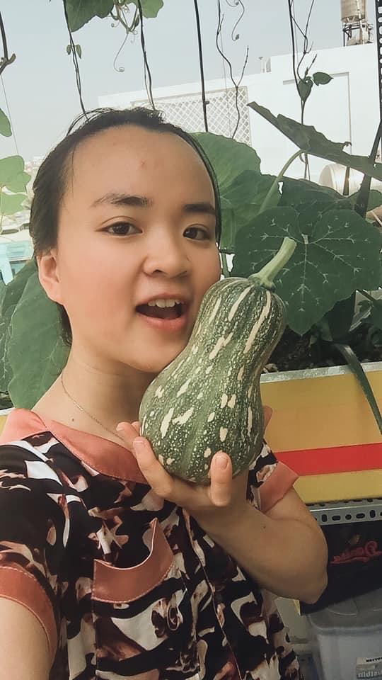Cặp vợ chồng trẻ Sài Gòn xây vườn rau củ rộng 20m2 trên sân thượng, 2 năm làm vườn chỉ tốn 70 triệu - 3