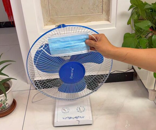 Vì sao nhiều người hay treo khẩu trang trước quạt? Biết lý do tôi liền làm theo và cái kết bất ngờ - 1