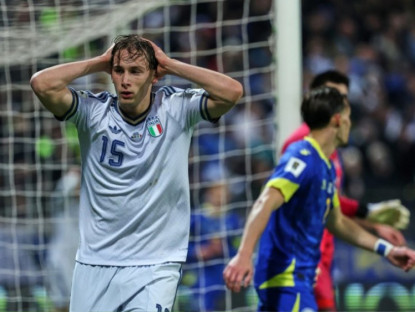 Thể thao - Italia ngồi nhà xem World Cup: HLV Gattuso bật khóc xin lỗi, từ chối nói về tương lai