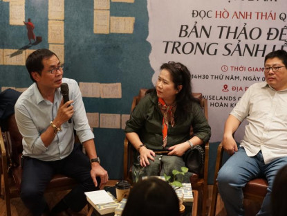 Văn thơ - Từ “Bản thảo để lại trong sảnh lễ tân” đến những nỗi day dứt không nguôi