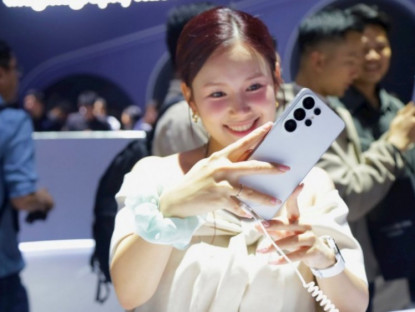 Công nghệ - 3 tính năng trên Galaxy S26 Ultra khiến người hâm mộ "quay xe" sang iPhone 17 Pro