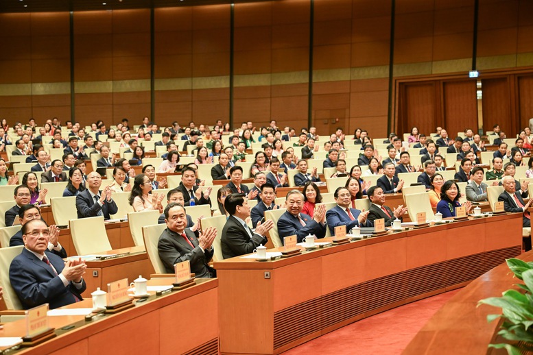 Tổng Bí thư Tô Lâm: Quốc hội phải thích ứng nhanh hơn, phản ứng chính sách kịp thời hơn - 2