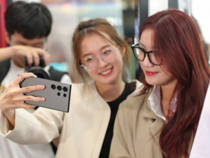 Công nghệ - Khi bữa ăn không còn chỗ cho smartphone