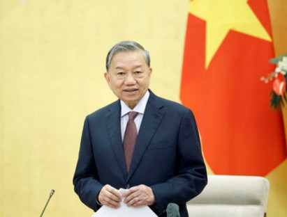 Tin Tức - Infographic: Tiểu sử tóm tắt của Tổng Bí thư, Chủ tịch nước Tô Lâm