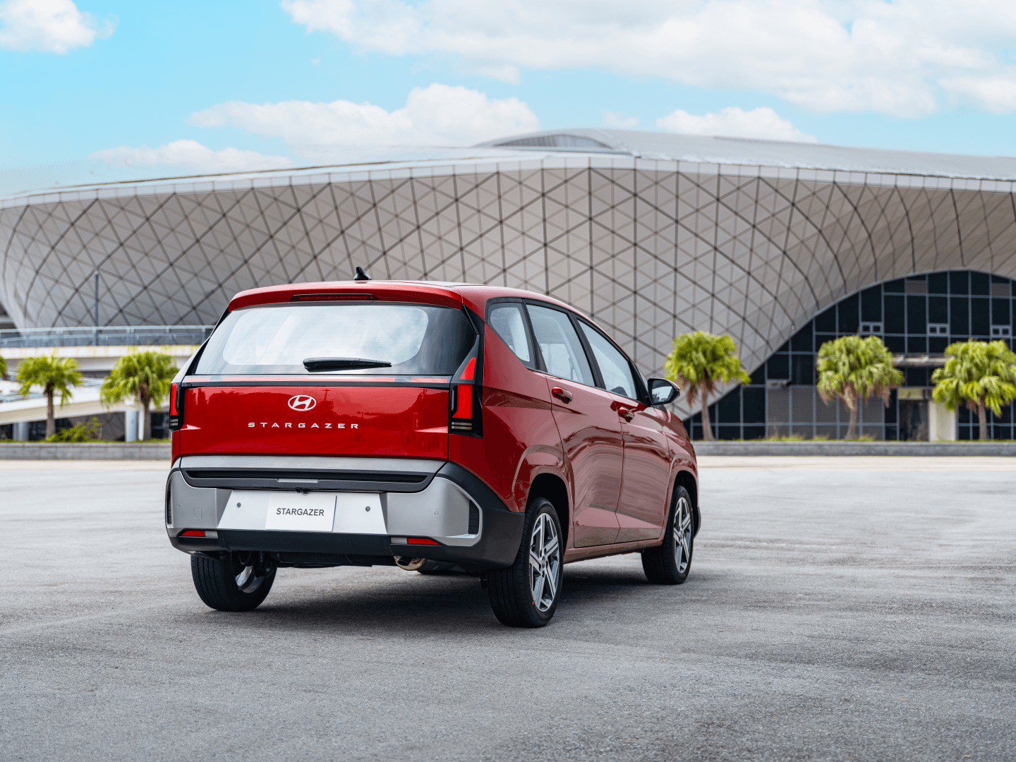 Những chi tiết thay đổi trên dòng xe Hyundai Stargazer mới - 2