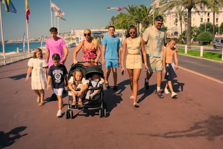 "Vua giang hồ" boxing Fury làm "chuyện ấy" 5 lần/tuần, muốn vợ đẻ 10 người con - 1