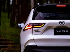 Yaris Cross “gánh team”, doanh số Toyota bật tăng mạnh