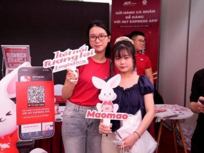 Thông tin doanh nghiệp - Nắng nóng, giao mùa thúc đẩy nhu cầu gửi hàng cá nhân tiện lợi