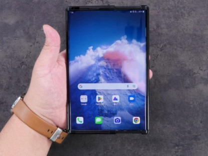Công nghệ - Tháo rời smartphone màn hình cuộn của LG chưa từng được lên kệ