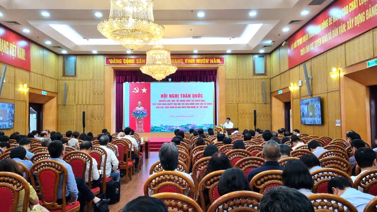 Quán triệt và triển khai Nghị quyết Đại hội XIV của Đảng cho các cơ quan báo chí, xuất bản và đại biểu văn nghệ sĩ, trí thức - 1