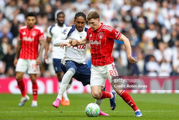 "Máy quét" Elliot Anderson từ chối MU, Man City dẫn đầu cuộc đua chiêu mộ - 1
