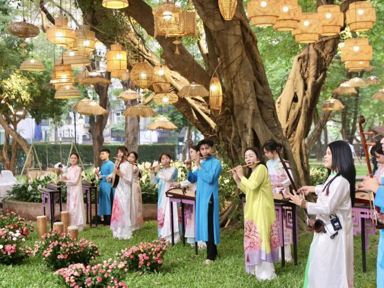 Đánh thức di sản qua chương trình “Vườn Ánh Sáng”