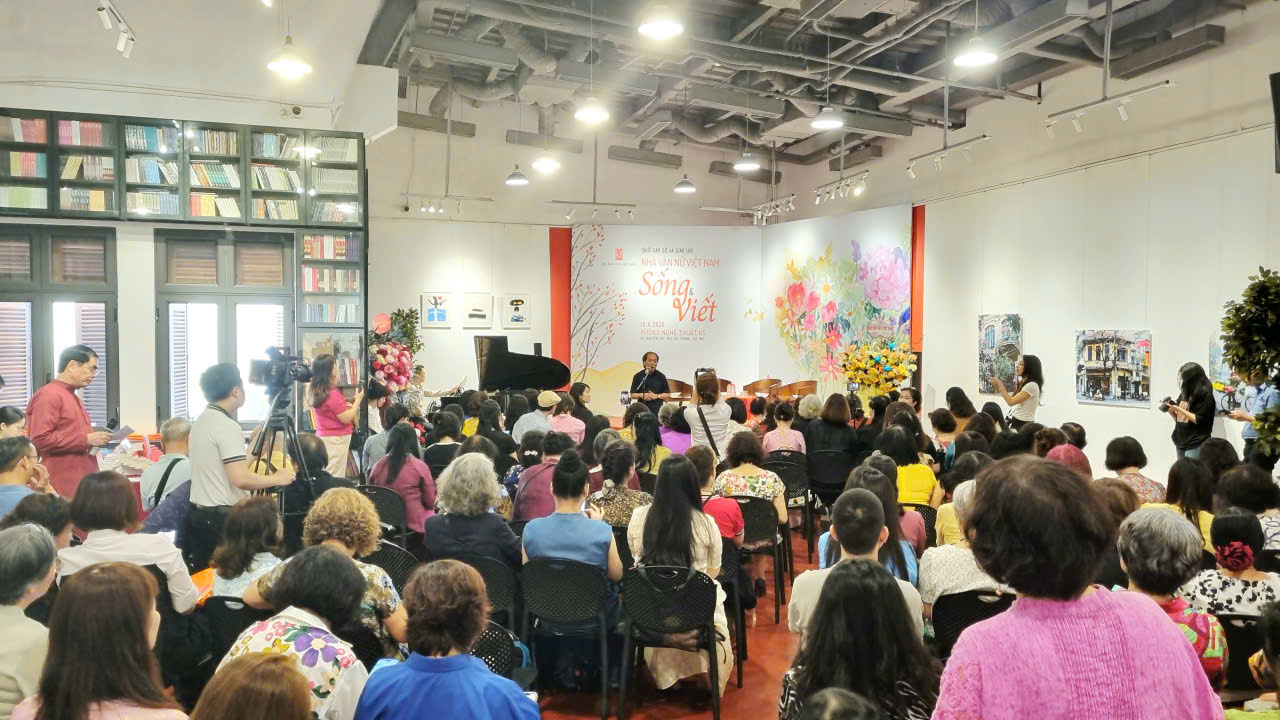 Nhà văn nữ Việt Nam và hành trình lan tỏa những giá trị đẹp từ văn học đến cuộc sống - 1