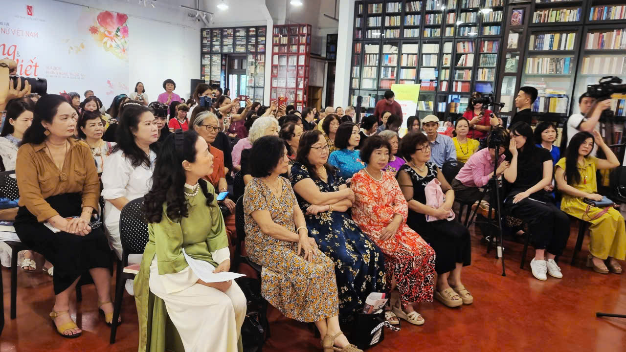 Nhà văn nữ Việt Nam và hành trình lan tỏa những giá trị đẹp từ văn học đến cuộc sống - 3