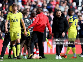 Tottenham thay tướng mãi chưa đổi vận ở Ngoại hạng Anh, khó tránh xuống hạng