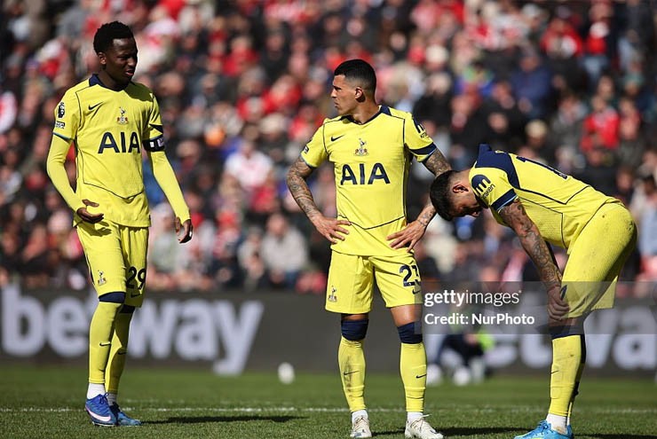 Tottenham thay tướng mãi chưa đổi vận ở Ngoại hạng Anh, khó tránh xuống hạng - 1