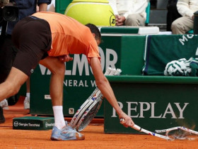 Nóng nhất thể thao trưa 14/4: Medvedev bị phạt nặng sau khi đập vợt ở Monte Carlo