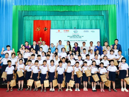 Thông tin doanh nghiệp - Nâng cao nhận thức về rác thải nhựa cho học sinh tiểu học tại TP.HCM