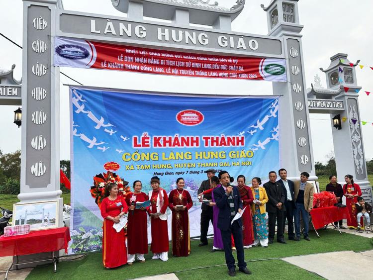 Về nơi cả làng làm thơ