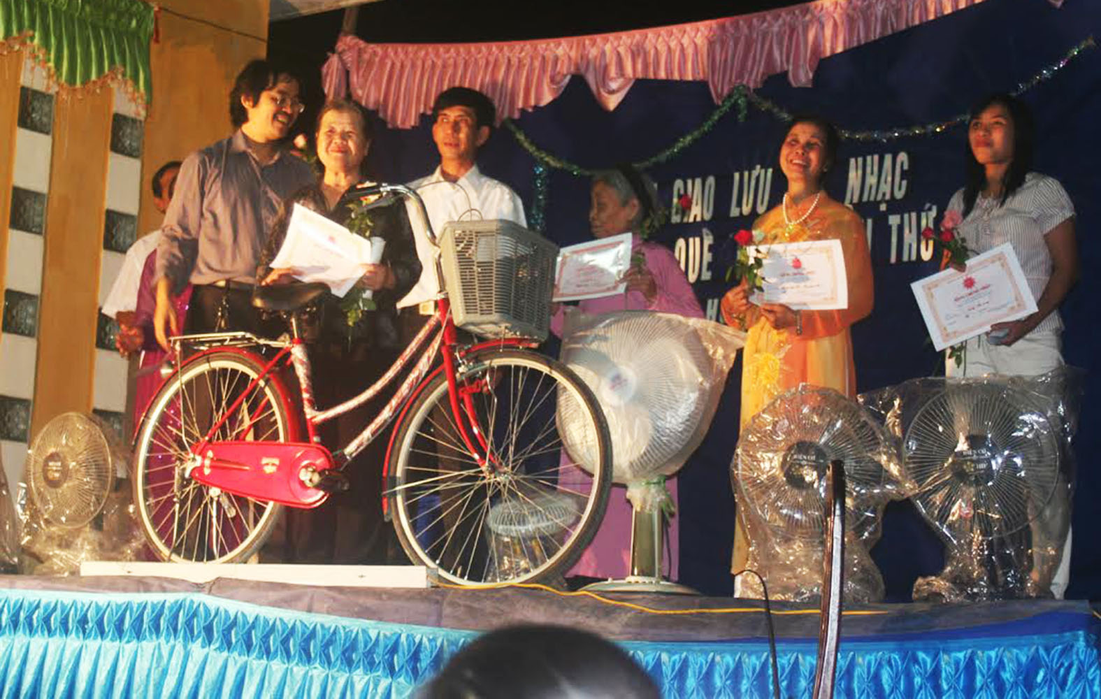 Về nơi cả làng làm thơ - 5
