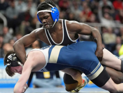 Thể thao - 6 tuổi đấu "sinh tử" với đàn tinh tinh, lớn lên là nhà vô địch đấu vật