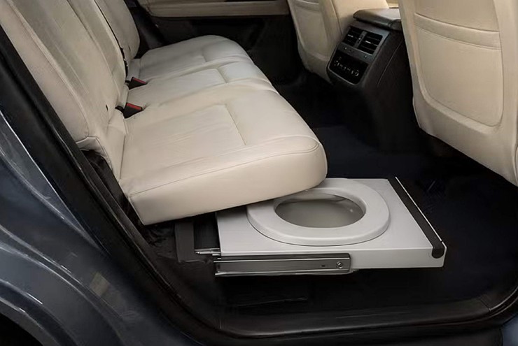 Hãng xe Trung Quốc gây sốc với ghế ngồi kiêm bồn cầu - 1