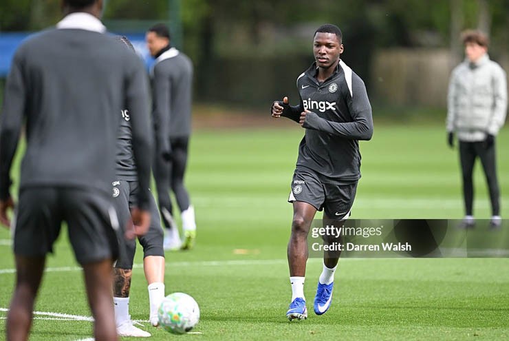 Tin mới nhất bóng đá sáng 17/4: Caicedo gia hạn hợp đồng với Chelsea tới năm 2033 - 1