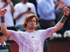 Bán kết tennis đỉnh cao: Rublev thắng 3 set, vào chung kết Barcelona Open