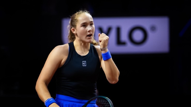 "Sharapova mới" hạ Iga Swiatek 3 lần liên tiếp, tuổi 18 đã là khắc tinh siêu sao - 1