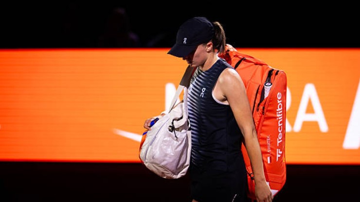 "Sharapova mới" hạ Iga Swiatek 3 lần liên tiếp, tuổi 18 đã là khắc tinh siêu sao - 2