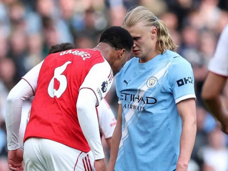 Ngoại hạng Anh nói rõ lý do Gabriel húc đầu vào Haaland nhưng thoát thẻ đỏ