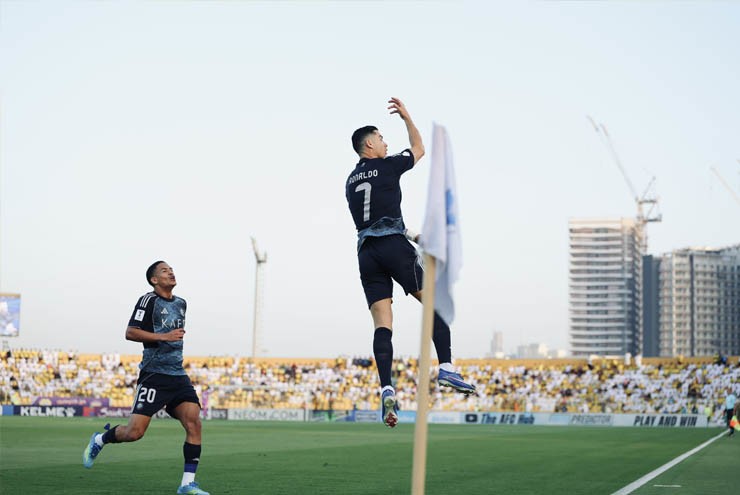 Ronaldo thăng hoa giúp Al Nassr thắng 18 trận liên tiếp, sáng cửa đoạt cú đúp - 1