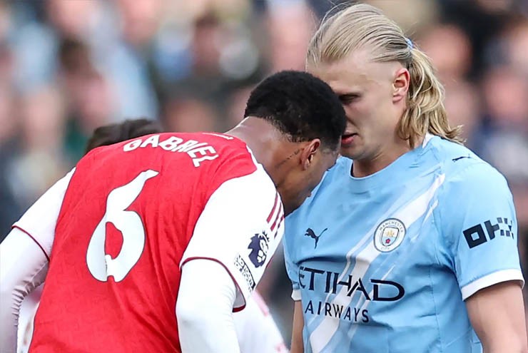 Ngoại hạng Anh nói rõ lý do Gabriel húc đầu vào Haaland nhưng thoát thẻ đỏ - 1