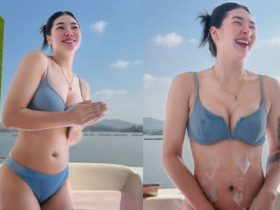 Sao bóng chuyền Thái Lan biến thành siêu mẫu khi diện bikini khoe dáng bốc lửa