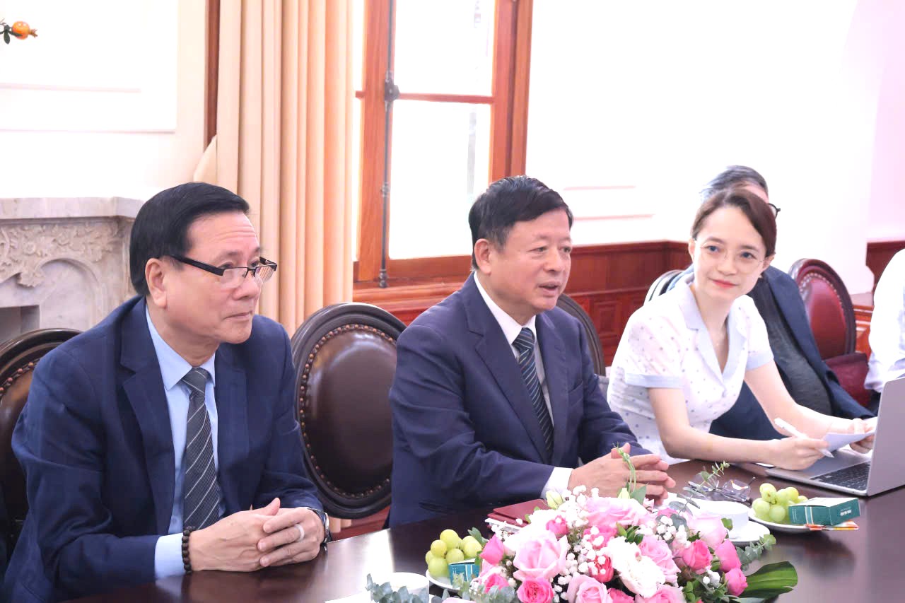 Đẩy mạnh giao lưu, hợp tác trong lĩnh vực văn học nghệ thuật giữa Việt Nam và Trung Quốc - 4